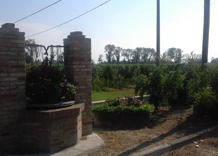 Agriturismo La Confina مزرعة للإقامة