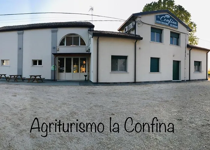 Agriturismo La Confina مزرعة للإقامة *