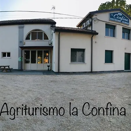 Agriturismo La Confina Фермерский дом *